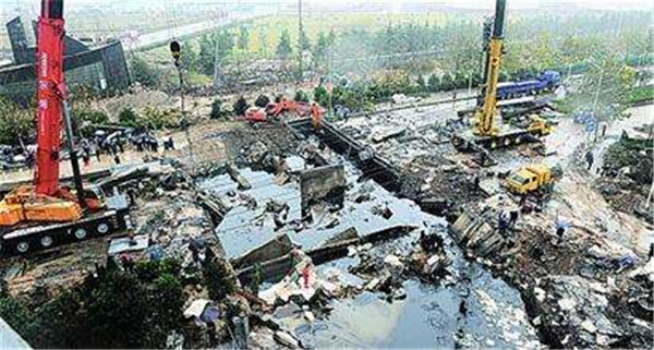 ����(w��)Ժ���C̎��ɽ�|ʡ���u�С�11•22����ʯ���|�Sݔ�͹ܵ�й©��ը�؄e�ش��¹�