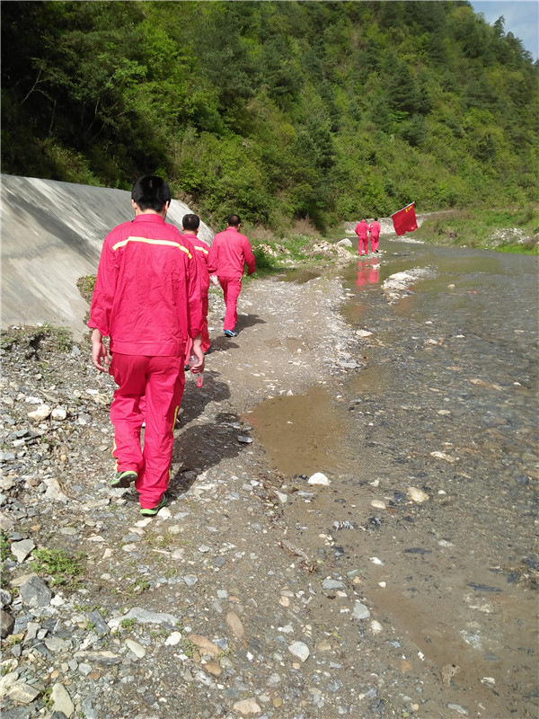 �ܵ����o����ģʽ��̽