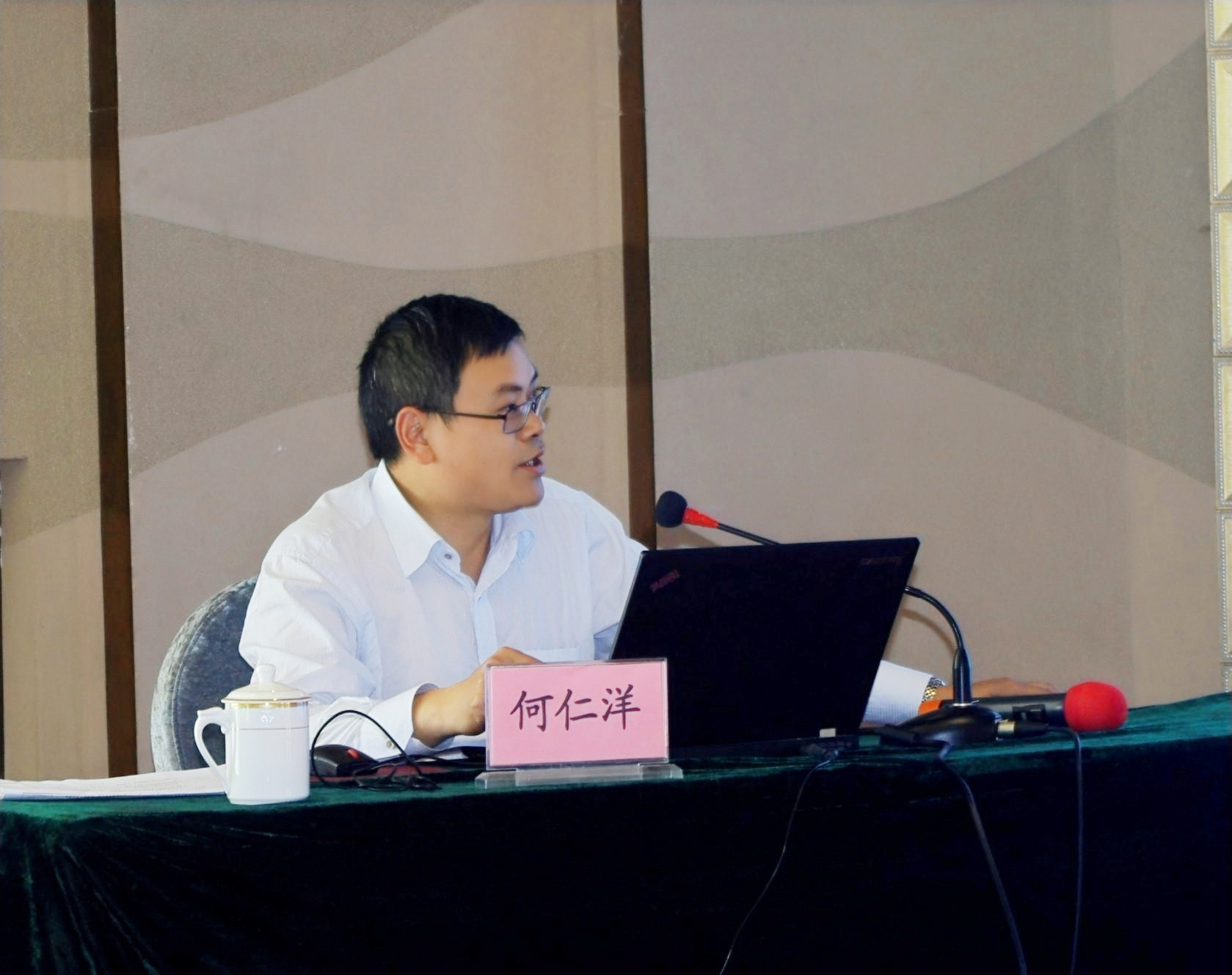 �����󣺌����ܵ����o���Ď��c(di��n)���h������