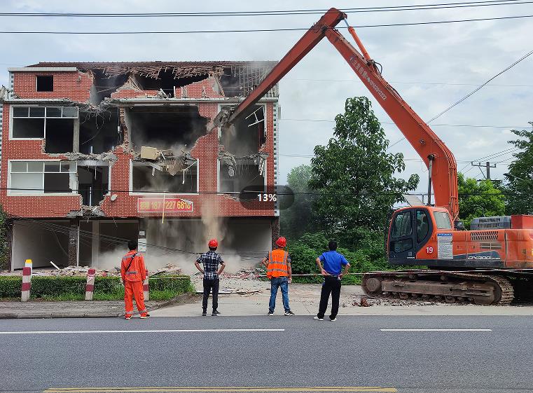 �ܵ��`��ռ���������y�c(di��n)�͌���